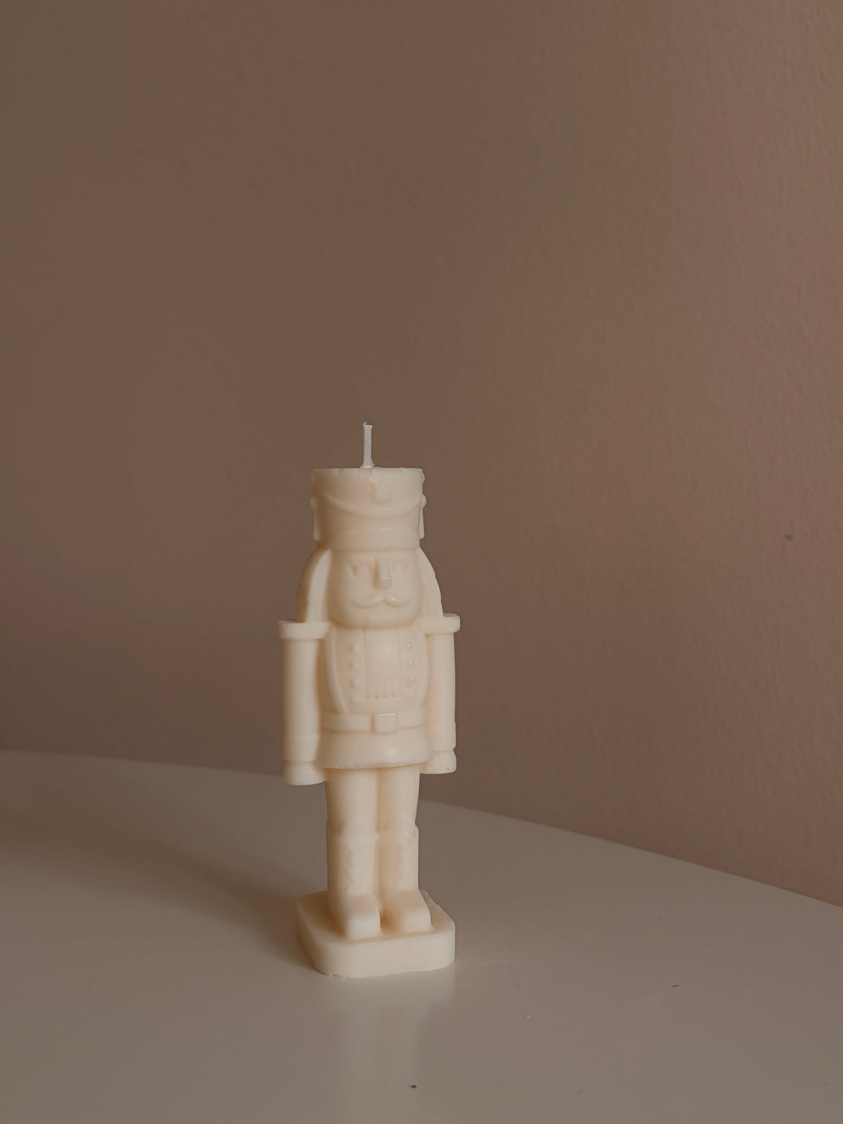 Nutcracker - Nussknacker Kerze aus Rapswachs