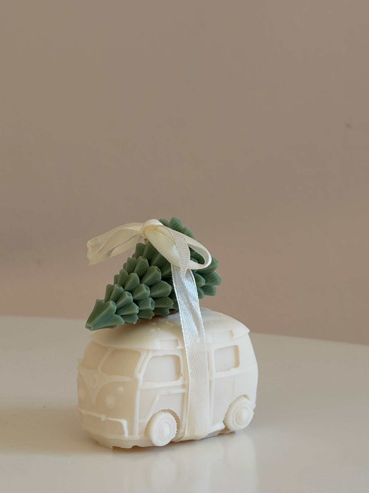 Christmas van - Auto Kerze aus Rapswachs