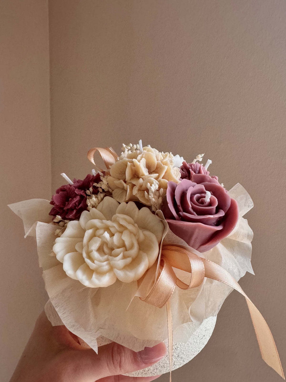 winered natural Bouquet - Rapswachs Kerzenblumenstrauß