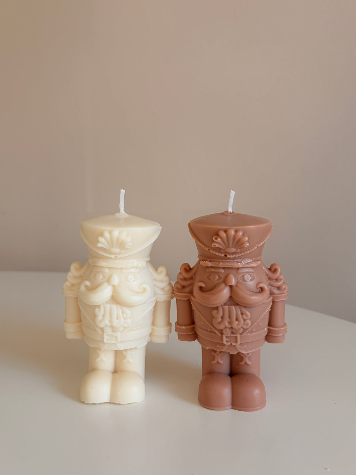Nutcracker - Nussknacker Kerze aus Rapswachs
