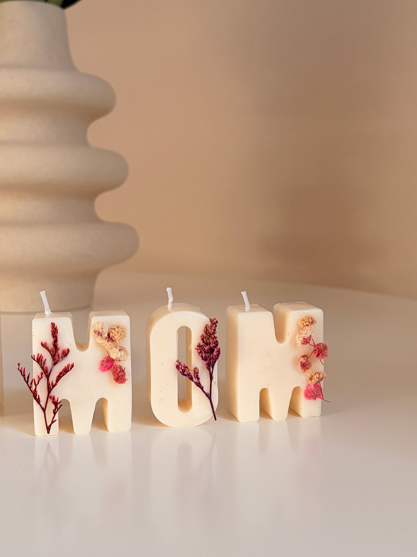 Alphabet Candle - Kerze aus Rapswachs