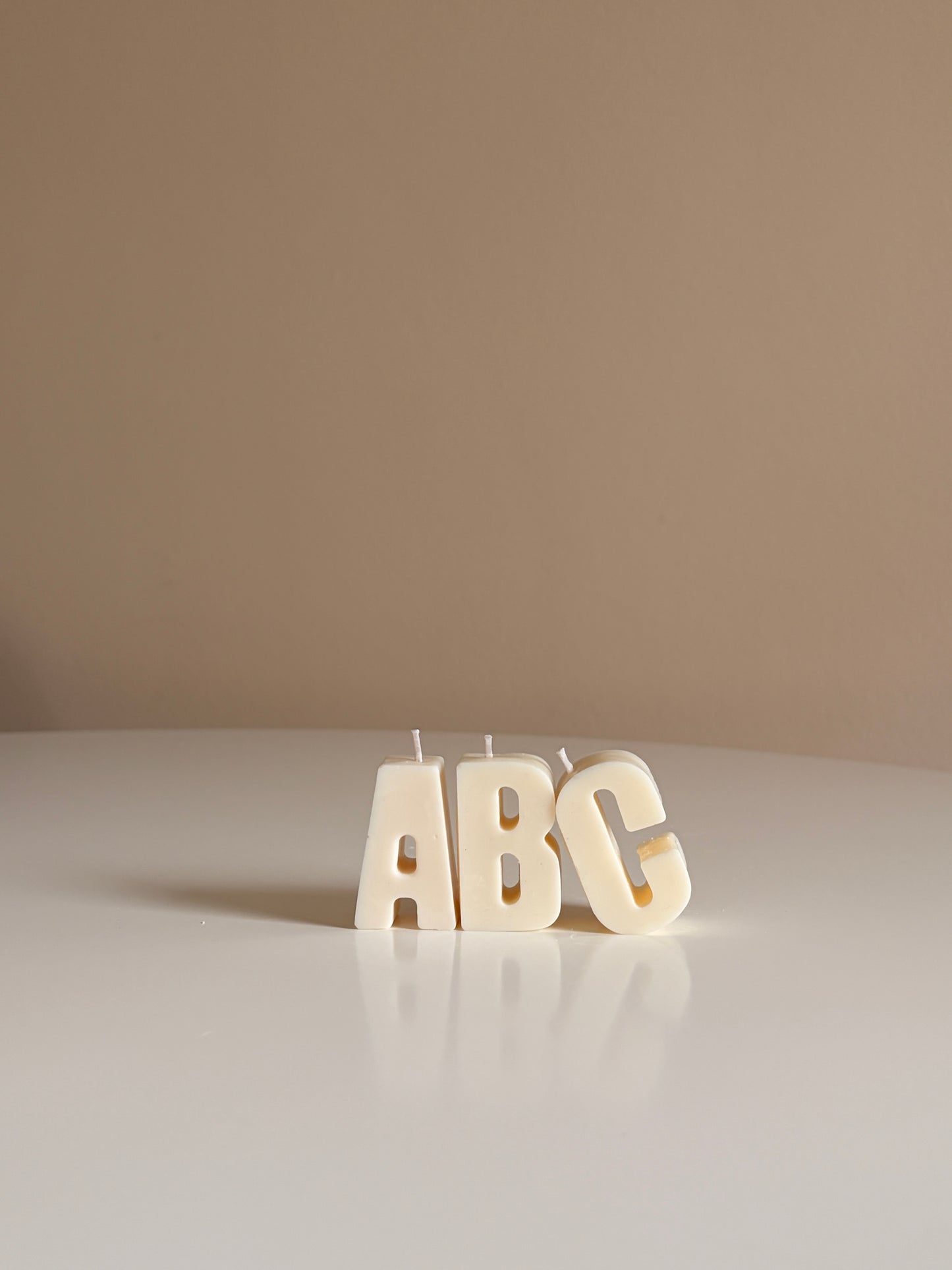 Alphabet Candle - Kerze aus Rapswachs